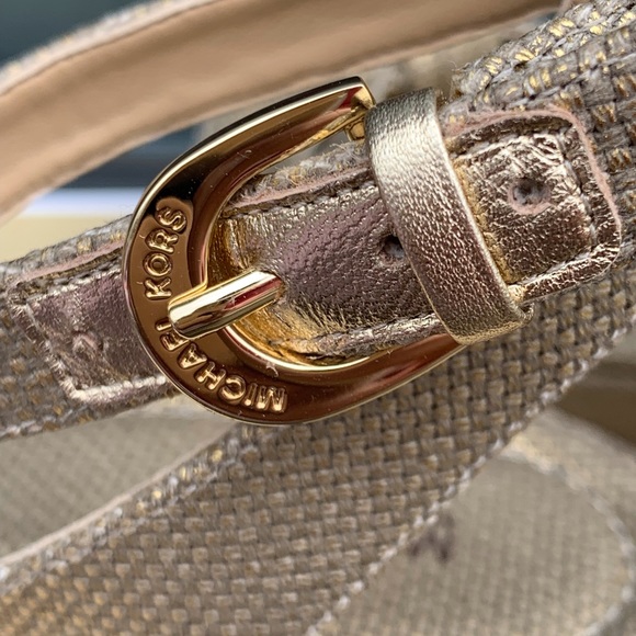 NWB Michael Kors Maxwell Mid Wedge Gold Size 9 - Picture 8 of 8